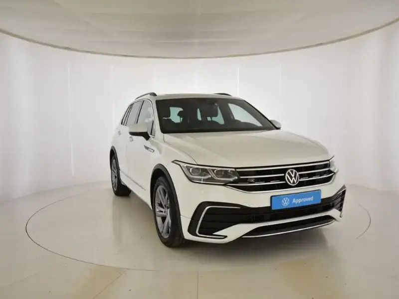 Blanco Usado 2021 VW Tiguan R-line SUV | 32.990 € (Un poco caro) - Imagen 1/4