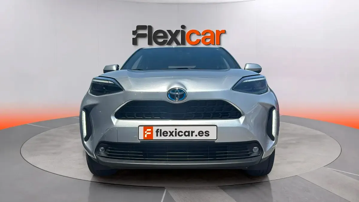 Usado Toyota Yaris Active 116 CV (85 kW) 2022 Gris Utilitario
