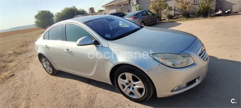 Gris / plata Usado 2009 Opel Insignia Cosmo Berlina | 4700 € (Precio justo) - Imagen 1/4