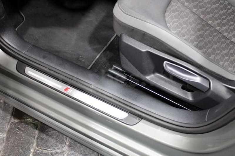 Usado Audi A1 Sportback S-Line 95 CV (69 kW) 2022 Gris / plata Utilitario