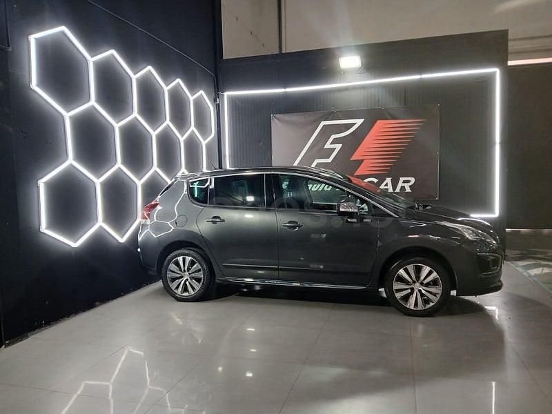 Usado Peugeot 3008 Allure 120 CV (88 kW) 2014 Gris / plata Familiar