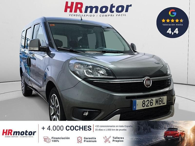 Usado Fiat Doblò Trekking 120 CV (88 kW) 2022 Gris Monovolumen
