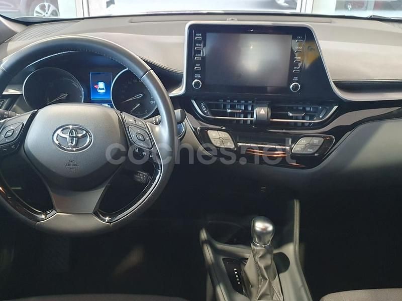 Usado Toyota C-HR Advance 122 CV (89 kW) 2023 Gris / plata SUV