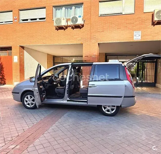Usado Fiat Ulysse Emotion 128 CV (94 kW) 2007 Gris / plata Monovolumen