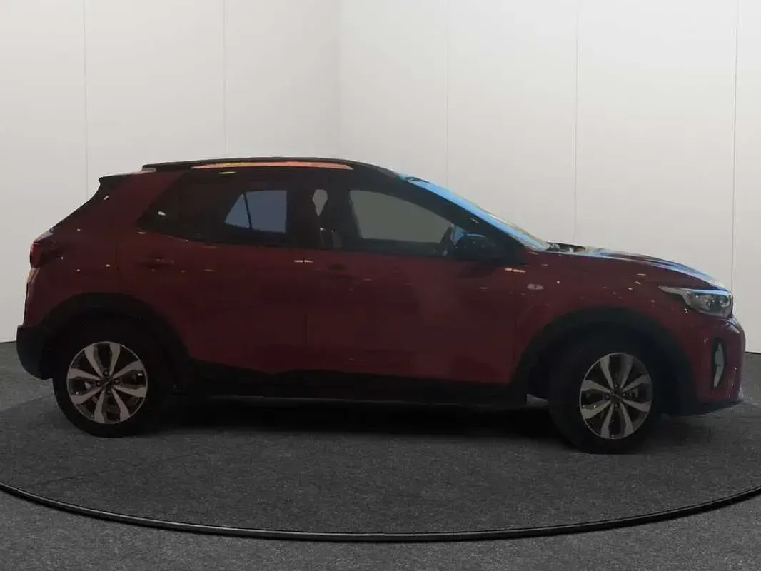 Usado Kia Stonic 84 CV (61 kW) 2022 Rojo SUV