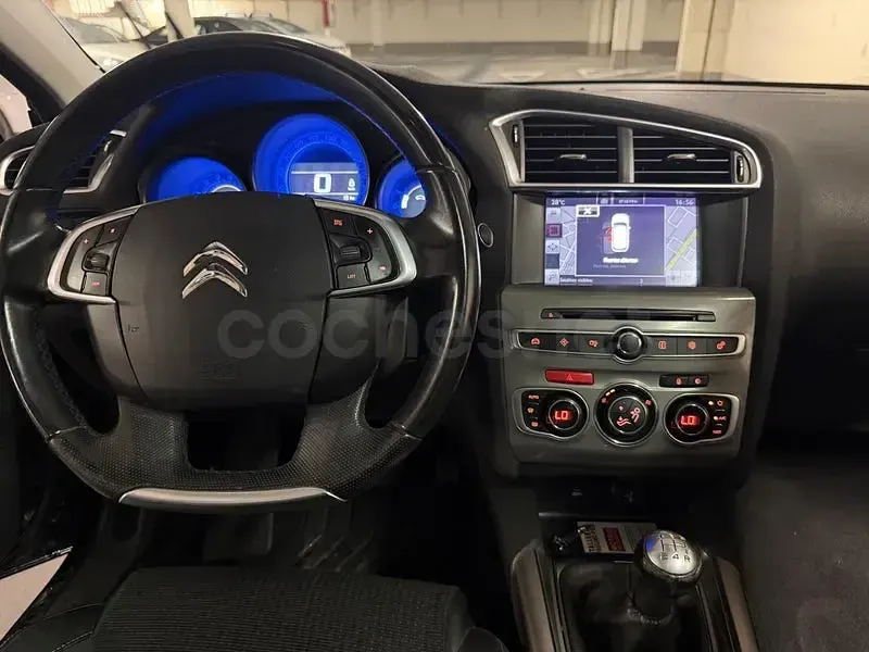 Usado Citroën C4 Live 110 CV (80 kW) 2017 Negro Berlina