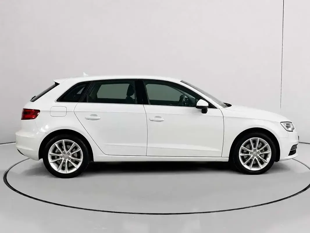 Usado Audi A3 Sportback Advanced 110 CV (80 kW) 2016 Blanco Utilitario