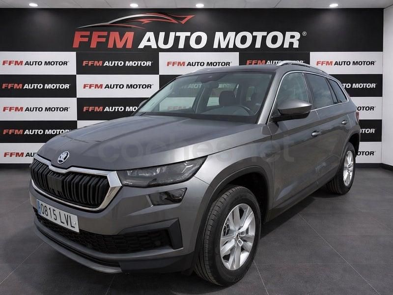 Usado Skoda Kodiaq Ambition 150 CV (110 kW) 2022 Gris / plata SUV