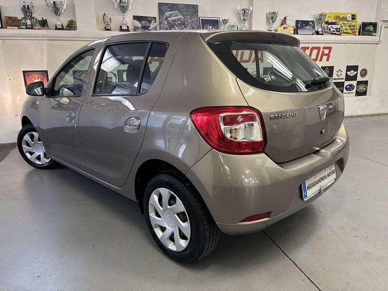 Usado Dacia Sandero Lauréate 90 CV (66 kW) 2015 Gris Utilitario