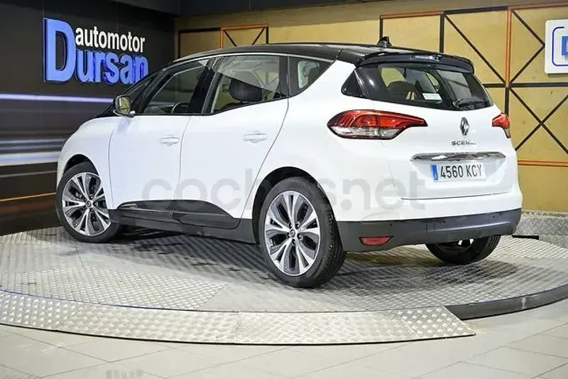 Usado Renault Scénic III Zen 130 CV (95 kW) 2017 Blanco Monovolumen