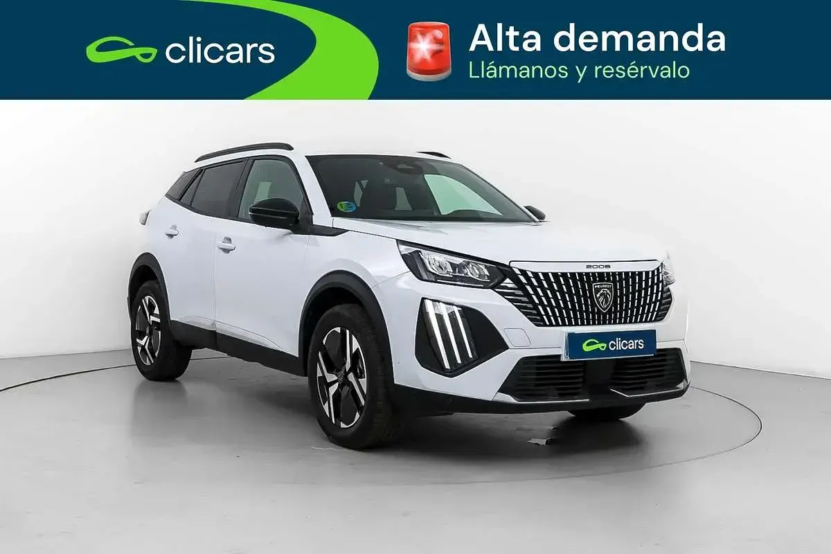 Usado Peugeot 2008 Allure 136 CV (100 kW) 2025 Blanco SUV
