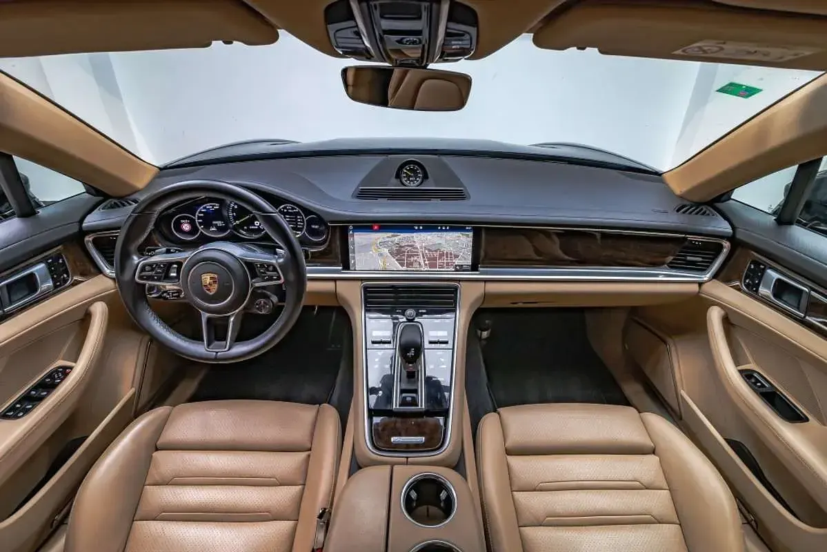 Usado Porsche Panamera 4 E-Hybrid 462 CV (339 kW) 2017 Gris Utilitario