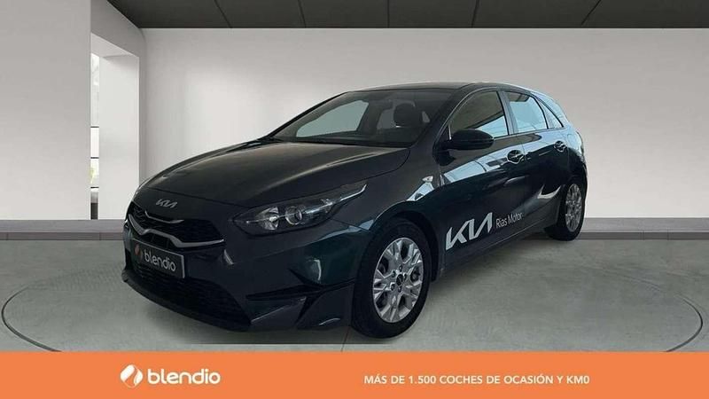 Gris Usado 2023 Kia Ceed Utilitario | 17.590 € (Precio justo) - Imagen 1/4