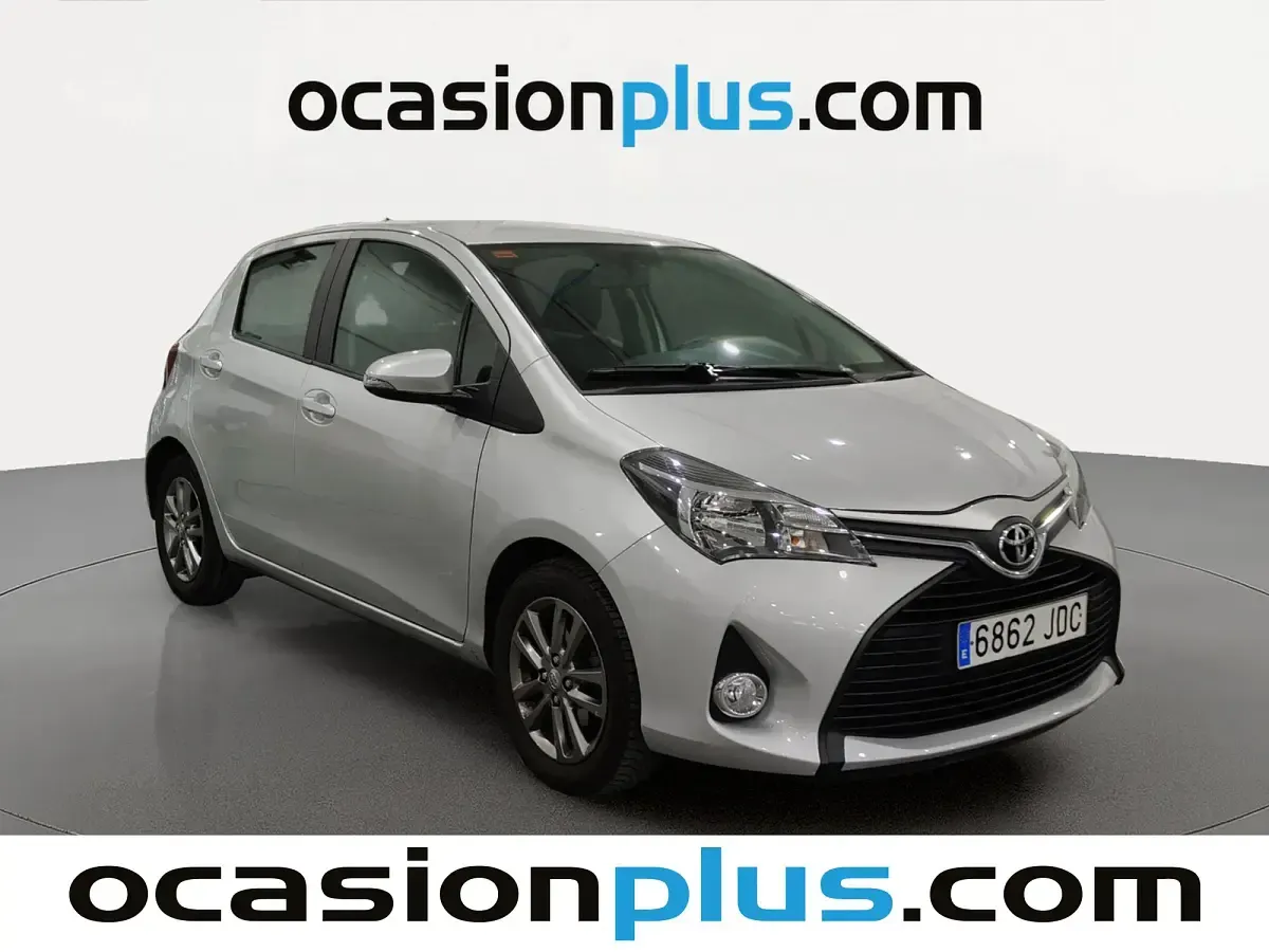 Usado Toyota Yaris Active 69 CV (50 kW) 2015 Gris plata Utilitario
