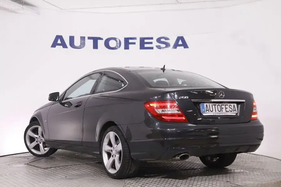 Usado Mercedes C250 204 CV (150 kW) 2014 Negra Coupe