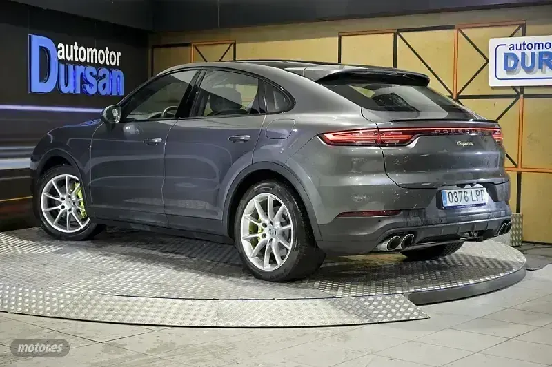 Usado Porsche Cayenne 462 CV (339 kW) 2021 Gris SUV