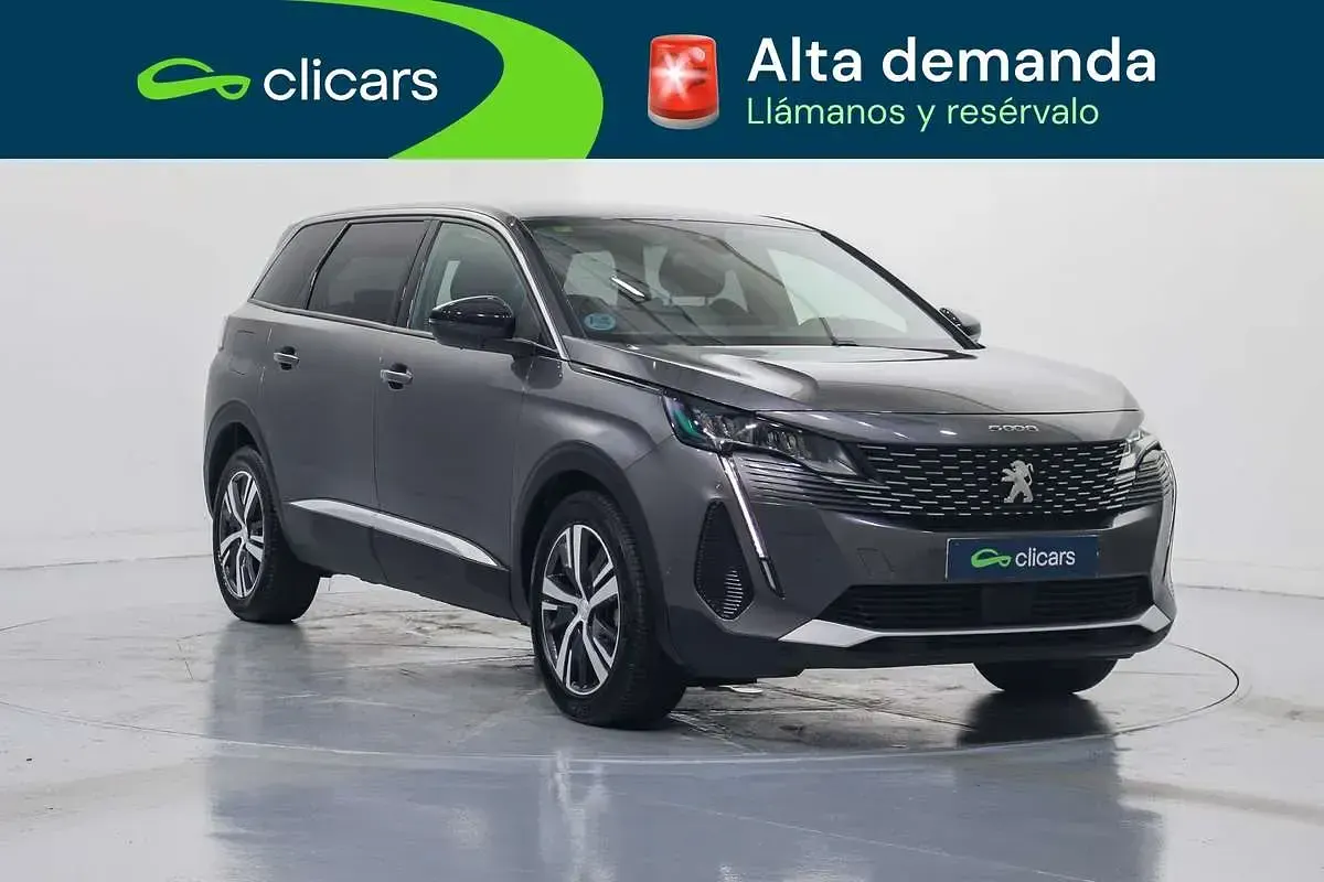 Usado Peugeot 5008 Allure 131 CV (96 kW) 2022 Gris SUV