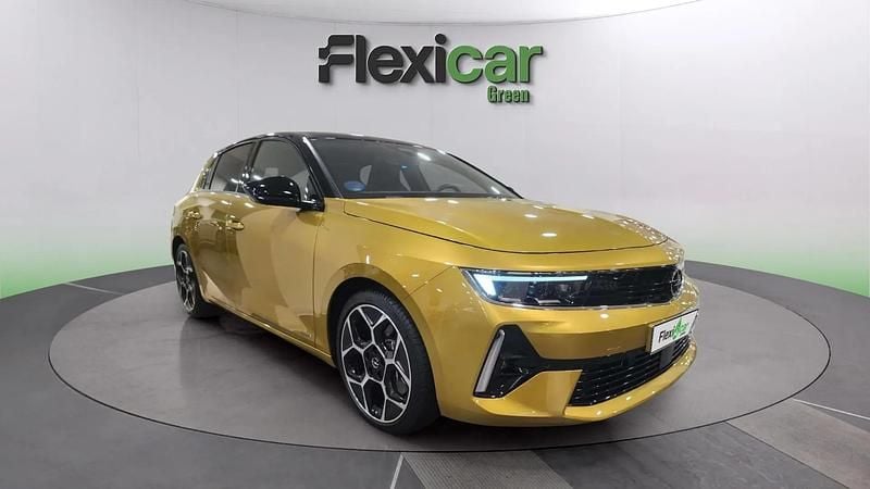 Usado Opel Astra GS Line 181 CV (133 kW) 2022 Amarillo Berlina