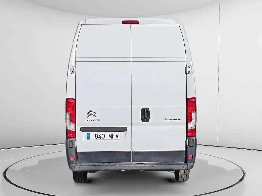 Usado Citroën Jumper 140 CV (102 kW) 2023 Blanco Monovolumen