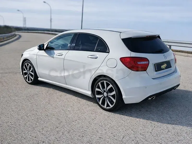 Usado Mercedes A200 Urban 156 CV (114 kW) 2014 Blanco Utilitario