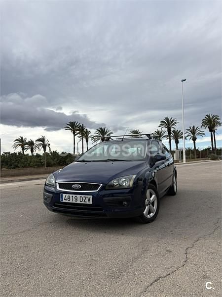 Usado Ford Focus Sport 115 CV (84 kW) 2006 Azul Berlina