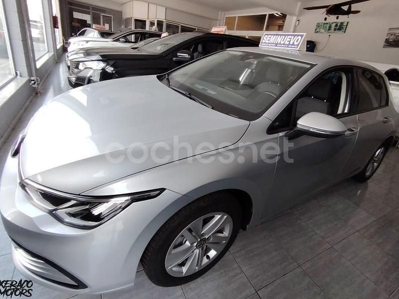 Usado VW Golf VIII Life 110 CV (80 kW) 2021 Gris / plata Berlina