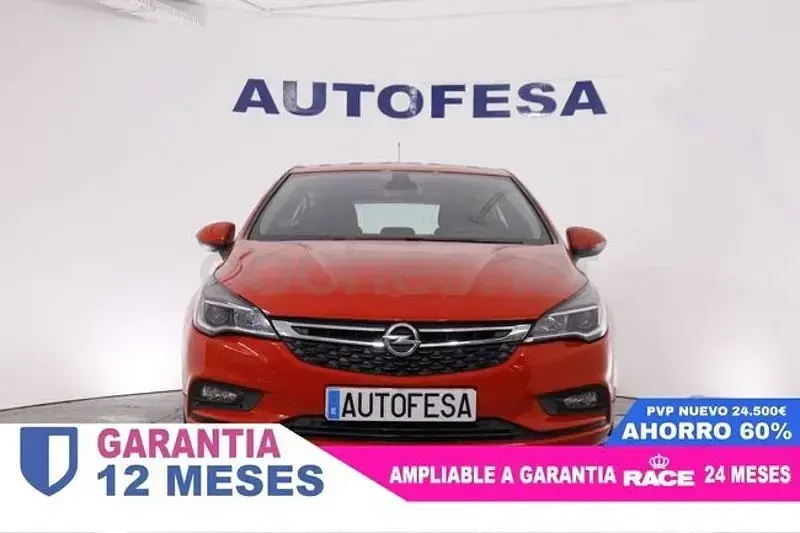 Usado Opel Astra Selective 125 HP (91 kW) 2018 Vermelho Sedan