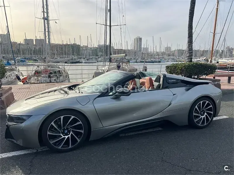 Usado BMW i8 374 CV (275 kW) 2020 Gris / plata Descapotable