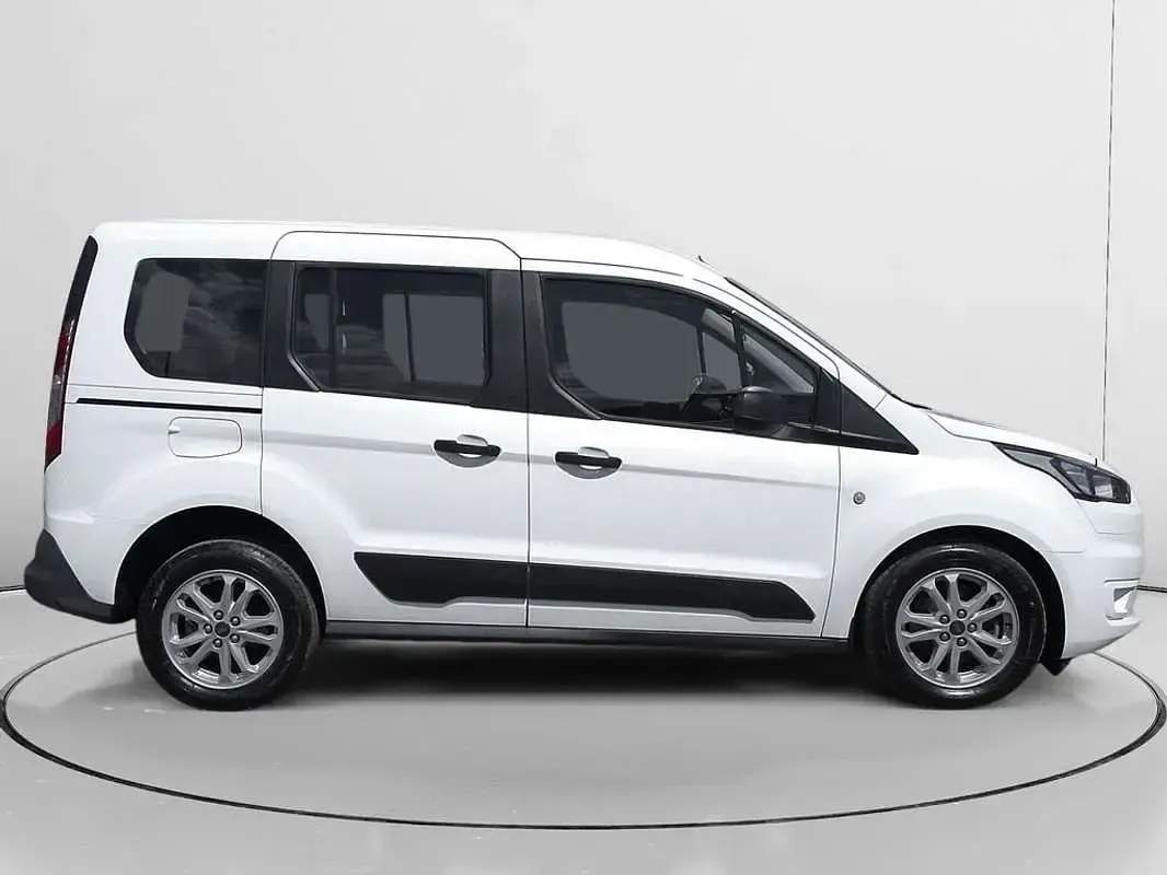 Usado Ford Tourneo Connect Trend 120 CV (88 kW) 2021 Blanco Monovolumen