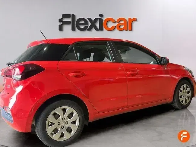 Usado Hyundai i20 100 CV (73 kW) 2019 Rojo Utilitario