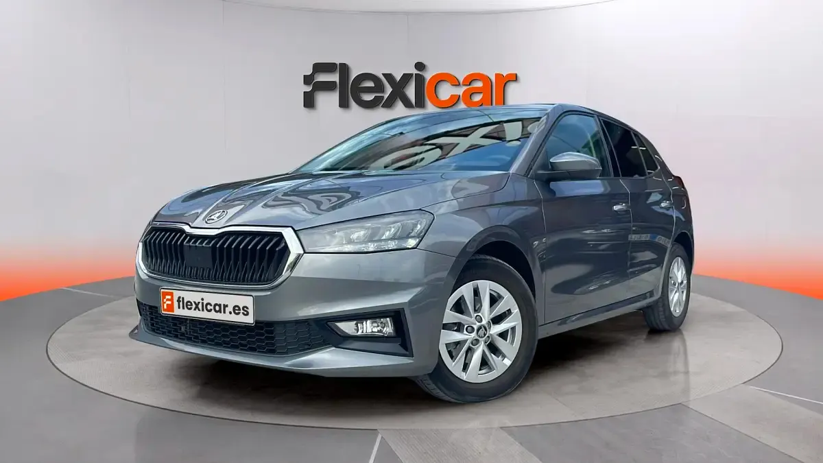 Usado Skoda Fabia Selection 116 CV (85 kW) 2025 Gris Utilitario