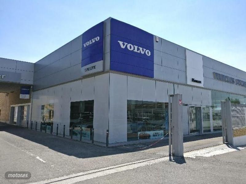 Usado Volvo XC60 Core 197 CV (144 kW) 2023 Plateado SUV