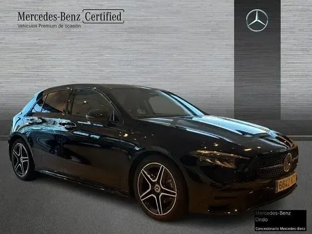 Usado Mercedes A180 136 CV (100 kW) 2025 Negro noche
