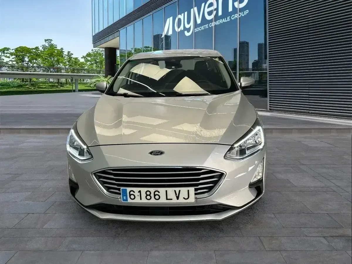 Usado Ford Focus Trend+ 125 CV (91 kW) 2021 Gris Utilitario