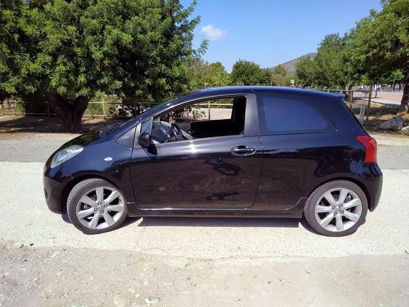 Usado Toyota Yaris 133 CV (97 kW) 2008 Negro Utilitario