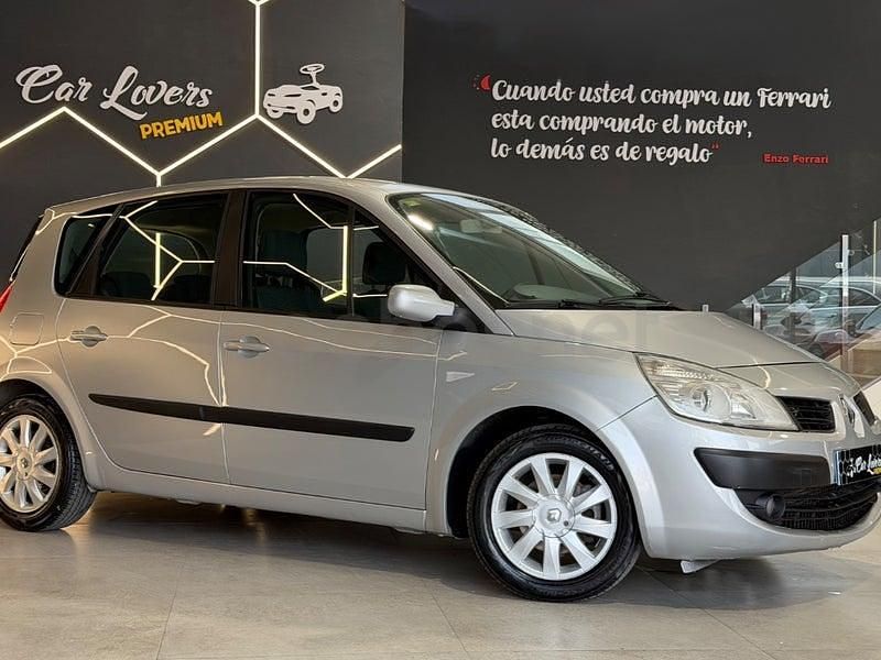 Usado Renault Grand Scénic II Dynamique 130 CV (95 kW) 2008 Beige Monovolumen