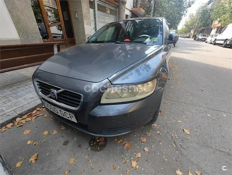 Usado Volvo V50 Kinetic 136 CV (100 kW) 2007 Gris / plata Familiar