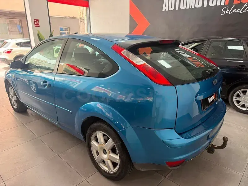 Usado Ford Focus Trend 115 CV (84 kW) 2006 Azul Berlina