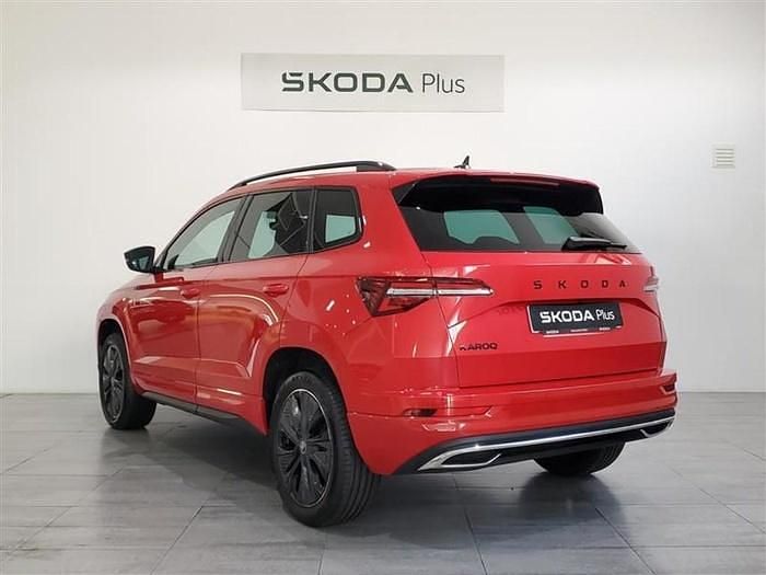 Rojo Usado 2025 Skoda Karoq SportLine SUV | 34.900 € - Imagen 1/4