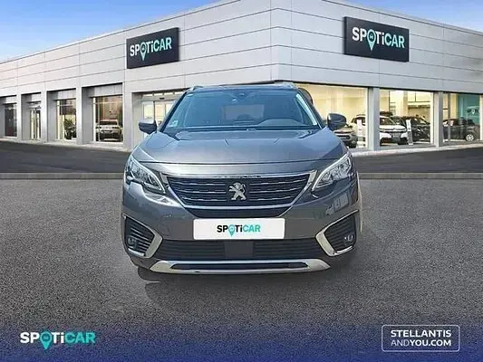 Usado Peugeot 5008 Allure 130 CV (95 kW) 2019 Gris SUV