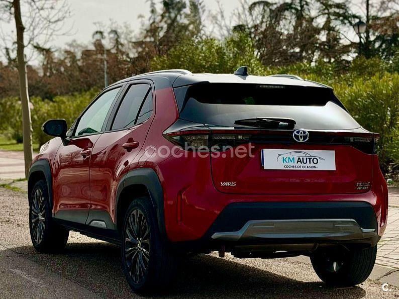 Usado Toyota Yaris Cross 116 CV (85 kW) 2022 Rojo SUV