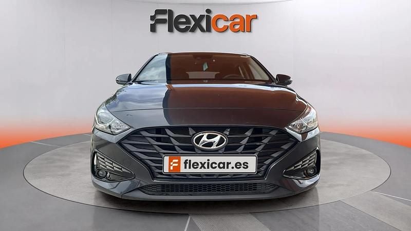 Usado Hyundai i30 111 CV (81 kW) 2022 Gris Berlina