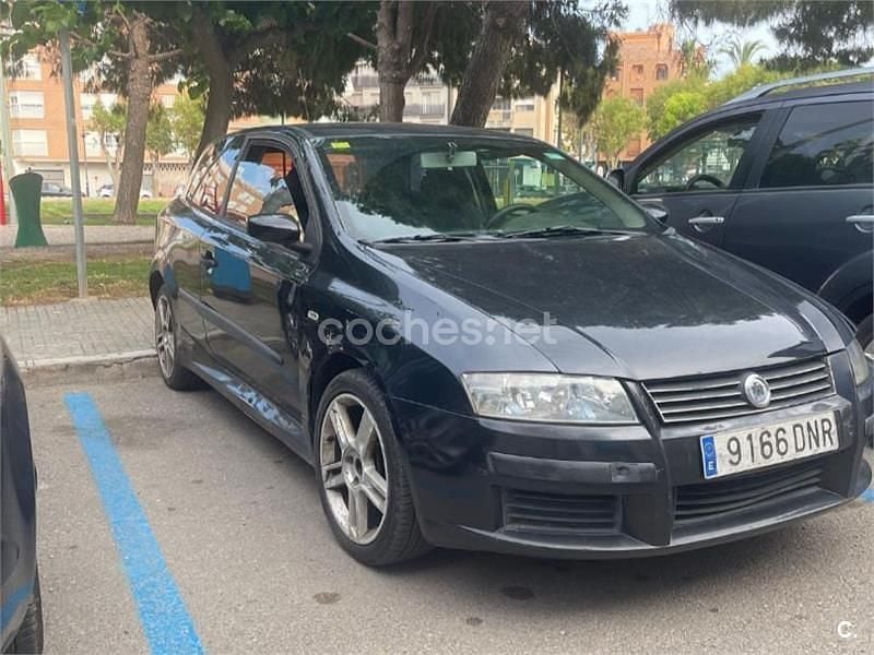 Usado Fiat Stilo Racing 115 CV (84 kW) 2005 Negro Berlina