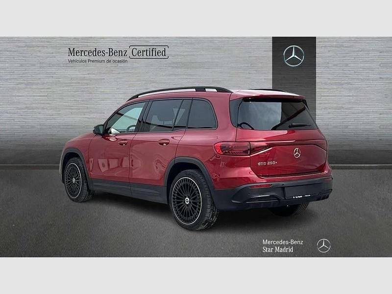 Usado Mercedes EQB250+ 139 kW (190 CV) 2025 Rojo SUV