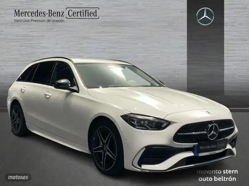 Usado Mercedes C200 AMG line 163 CV (119 kW) 2022 Blanco Familiar