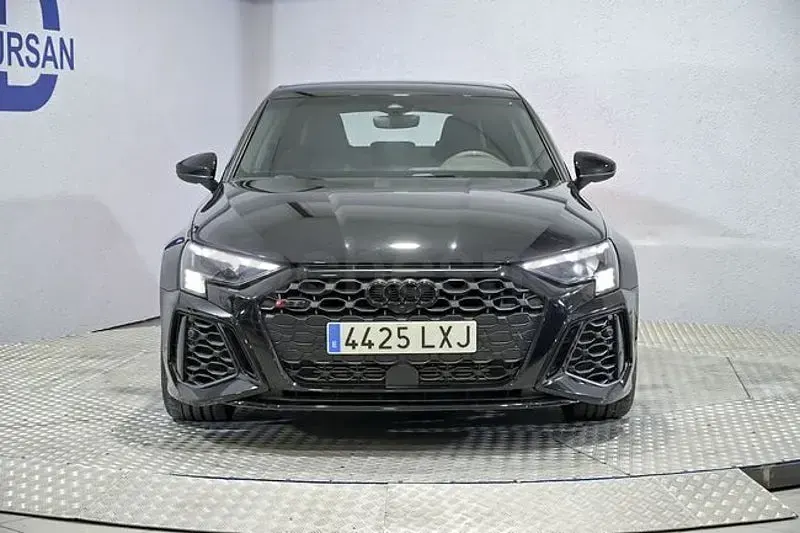 Usado Audi RS3 Sport 400 CV (294 kW) 2022 Negro Berlina