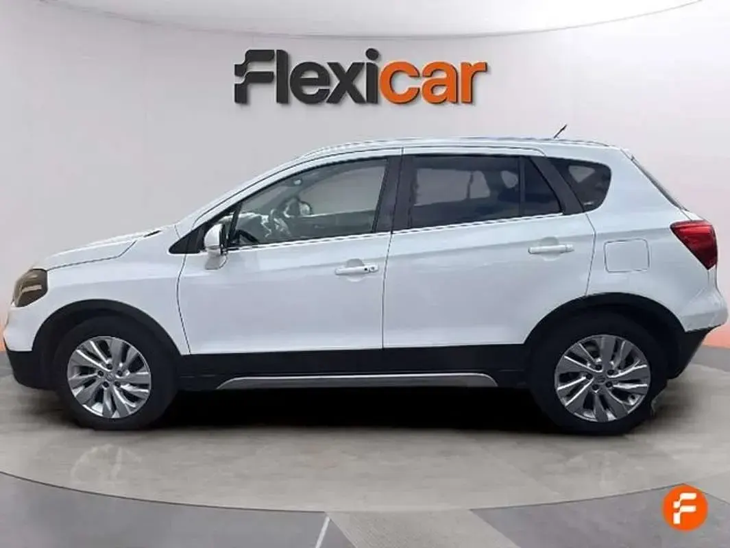 Usado Suzuki SX4 City 120 CV (88 kW) 2018 Blanco Utilitario