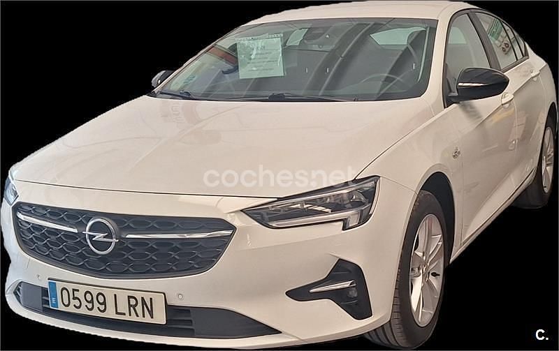 Usado Opel Insignia Edition 122 HP (89 kW) 2021 Branco Sedan