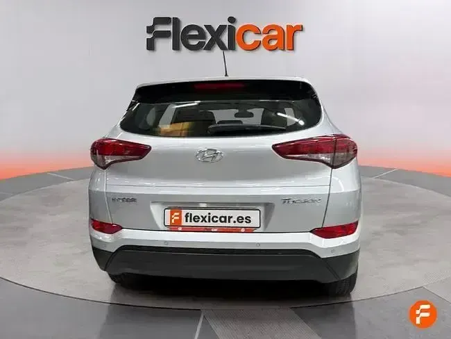 Usado Hyundai Tucson 132 CV (97 kW) 2018 Gris SUV
