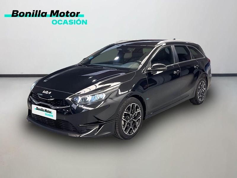 Usado Kia Ceed 100 CV (73 kW) 2025 Negro Utilitario